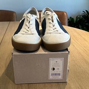 Classic White and Black Men's Sneakers